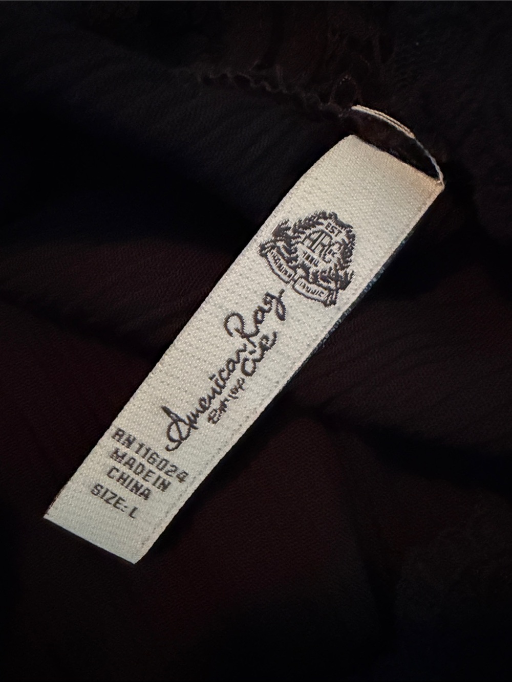 American Rag black top with white brand tag - Picture 5 of 5